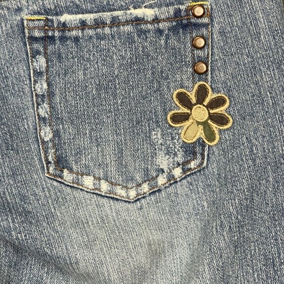 Squeeze Jeans Womens 3/4 Blue Light Wash Bootcut Distressed Embroidered Y2K - Picture 6 of 16